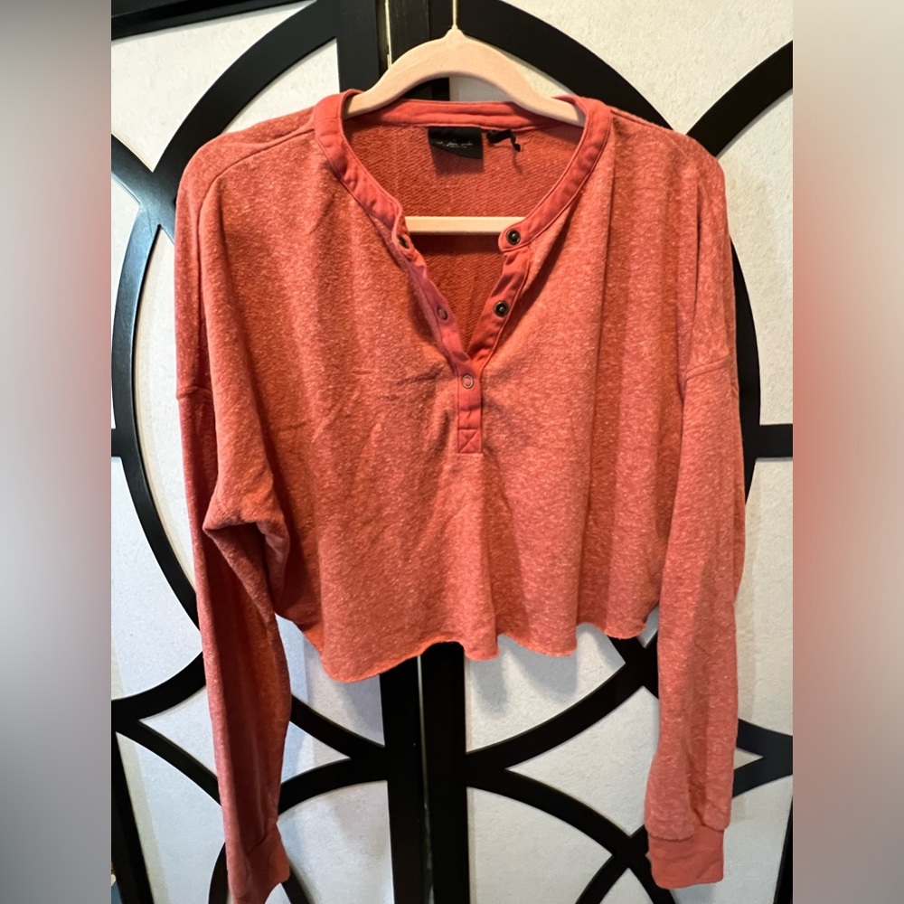 Cropped sweatshirt style top size XS